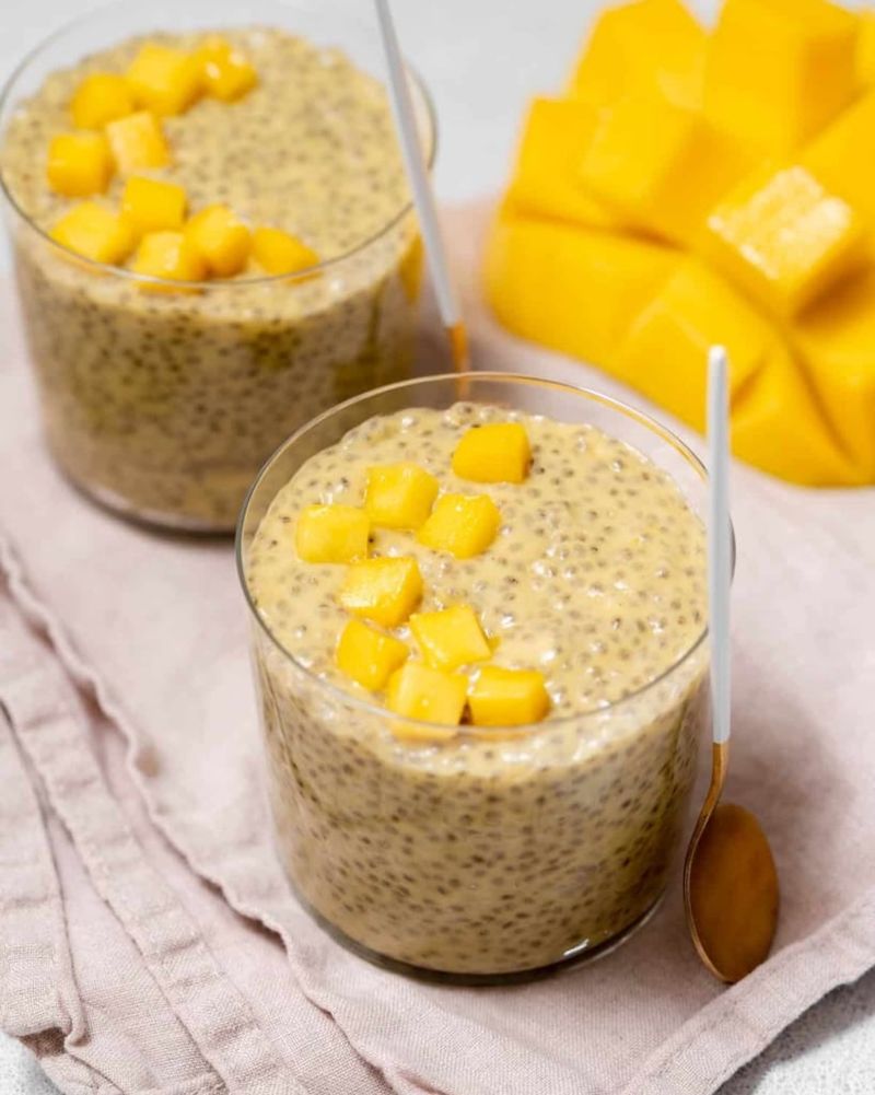 Chia Seed Pudding with Mango Chunks